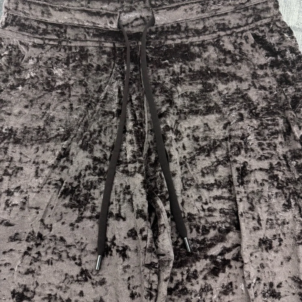 Lululemon Womens Size 4 Ready to Crush Jogger French Press